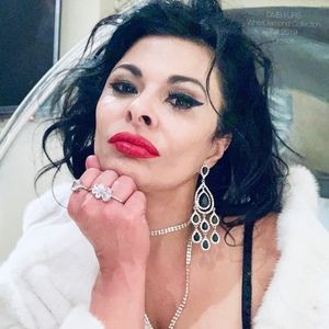 Meet your Posher, Posh